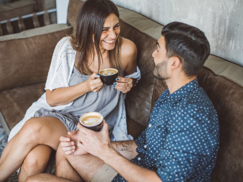 8 Dấu Hiệu Chàng Đã Nghiện Bạn Mà Mọi Cô Gái Nên Biết Chàng Luôn Có Mặt Khi Bạn Cần