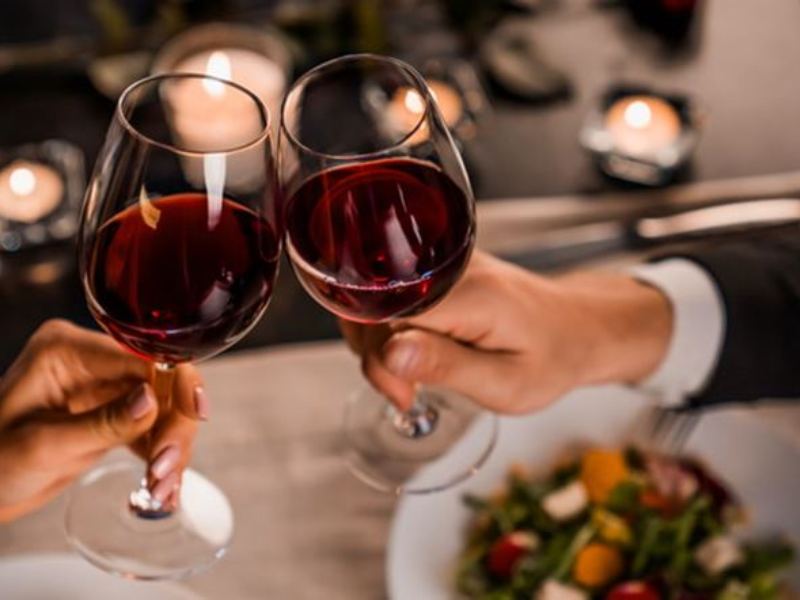 First Date Là Gì? Bí Kíp "Chinh Phục" Buổi Hẹn Đầu Tiên first date nên làm gì