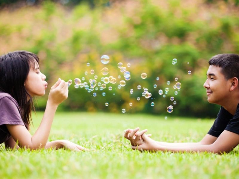 Tỏ tình nên tặng gì? Top 15+ món quà ý nghĩa làm "tan chảy" trái tim người ấy Những điều cần lưu ý khi chọn quà tỏ tình