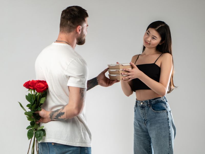 5 Cách Bắt Chuyện Với Gái Tự Nhiên, Cuốn Hút Và Không Bị “Quê” Cách bắt chuyện với gái khiến nàng đổ luôn