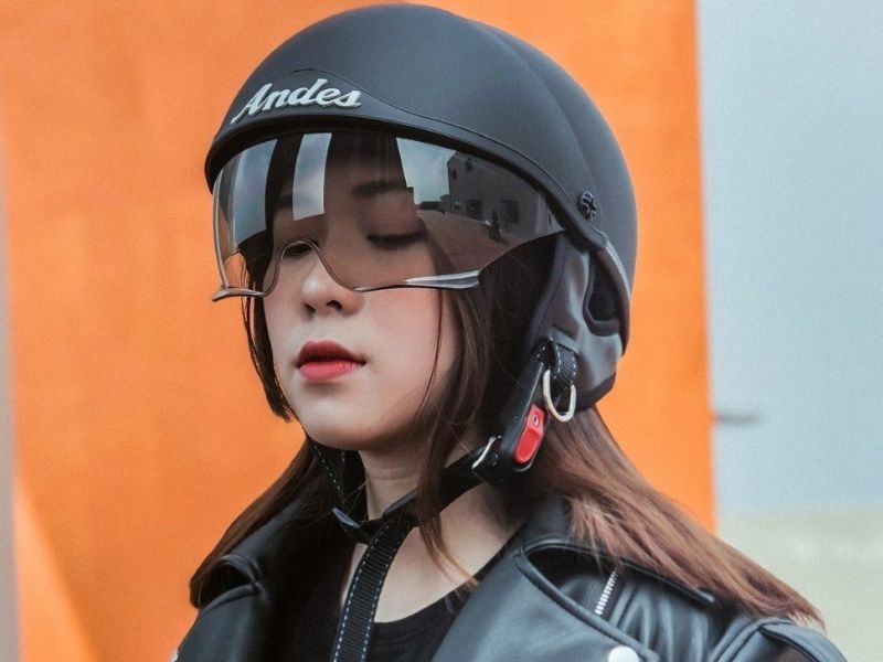 5 Cách Để Tóc Không Bết Khi Đội Mũ Bảo Hiểm cách để tóc không bết khi đội mũ bảo hiểm